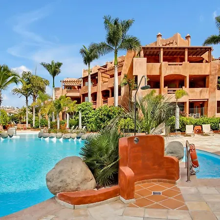 Exclusive Holidays, Elegant Complex, 2 Pools Apartament *